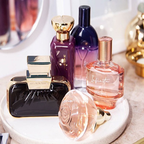 فروش بهترین برند های عطر زنانه در قشم