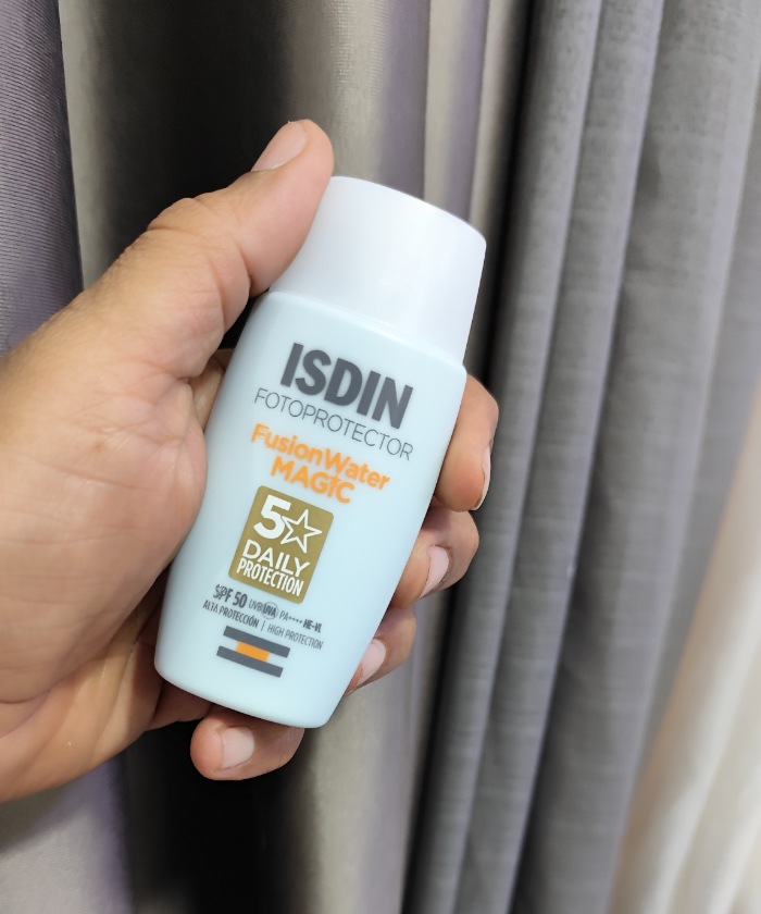 کرم ضدآفتاب ایزدین فیوژن واتر SPF50 اصل
